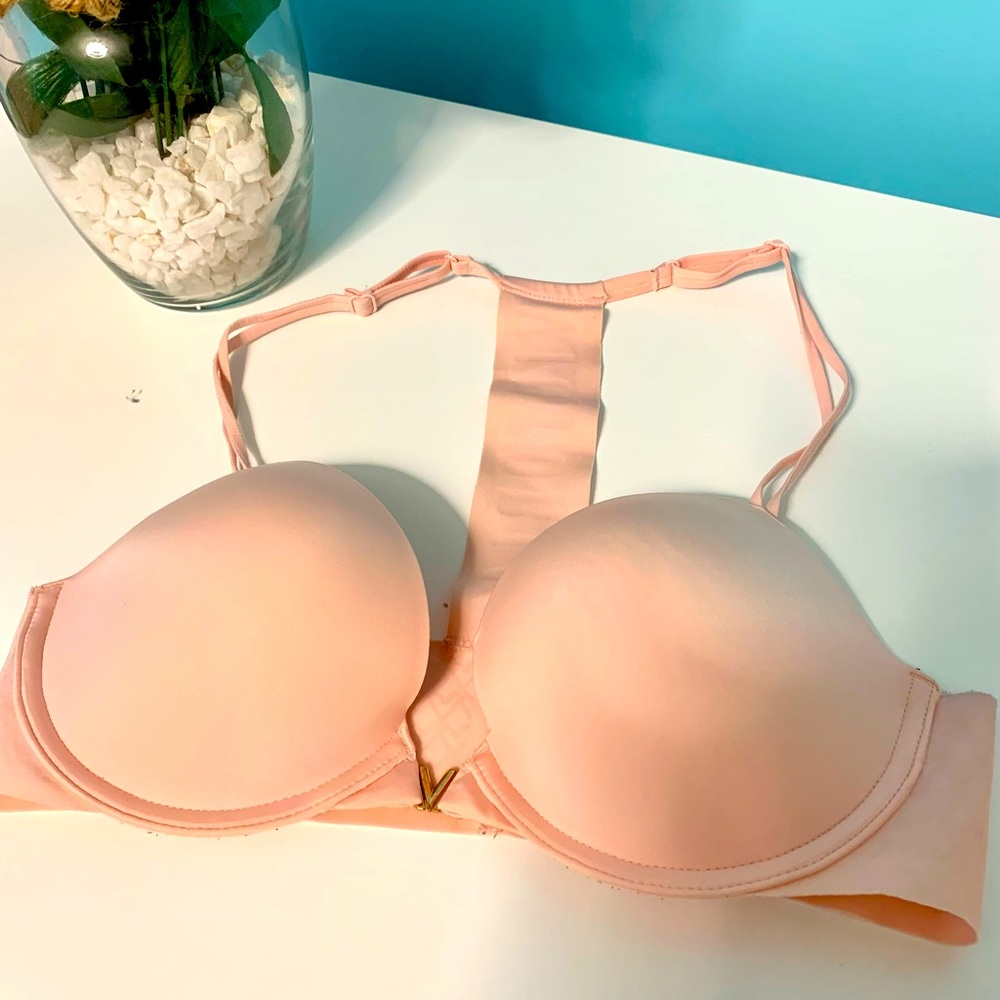 NWOT Victoria’s Secret front clasp push up bra